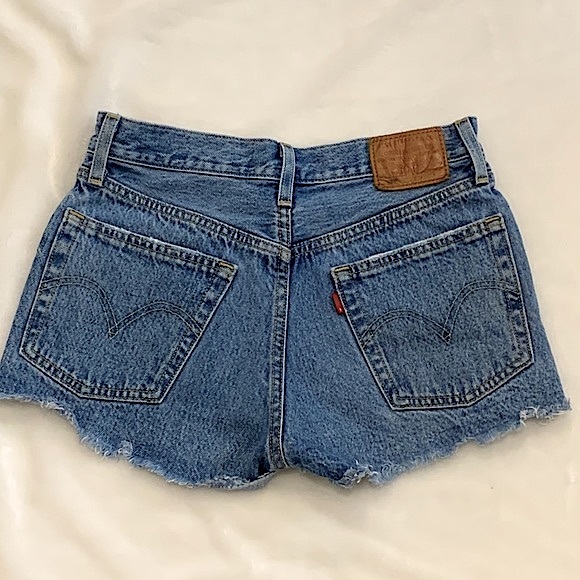 Levi's Premium Denim Jean Shorts Womens Size 25 Button Fly Distressed Frayed Hem - Picture 15 of 15